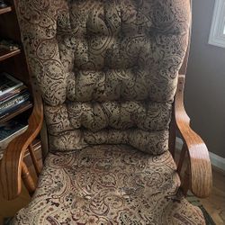 Amish Original Oak Glider Chair With Matching Ottoman 