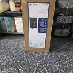 Glacier Bay
Delridge 14 in. W x 17 in. D x 30 in. H Chocolate Linen Cabinet