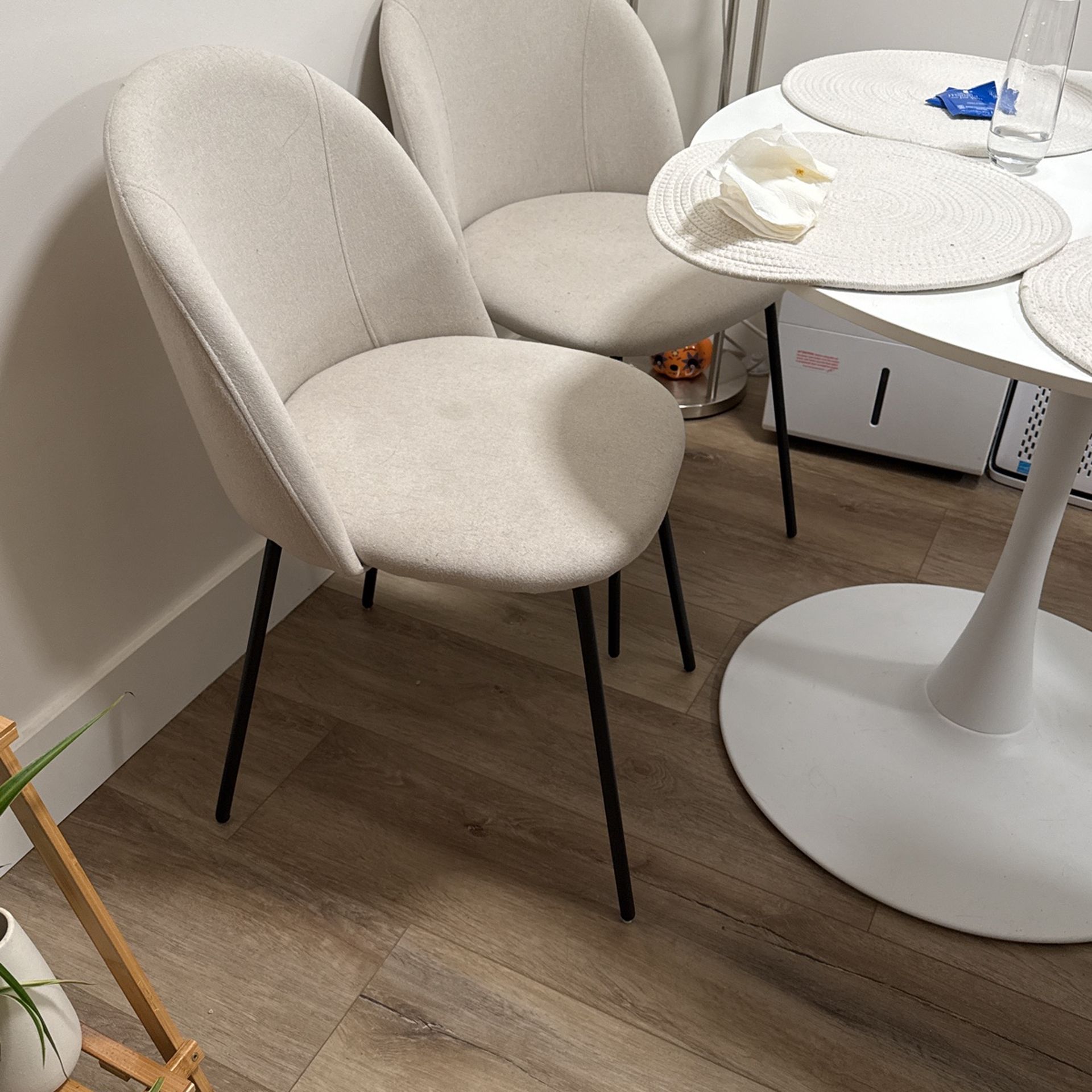 4 Free dining room chairs