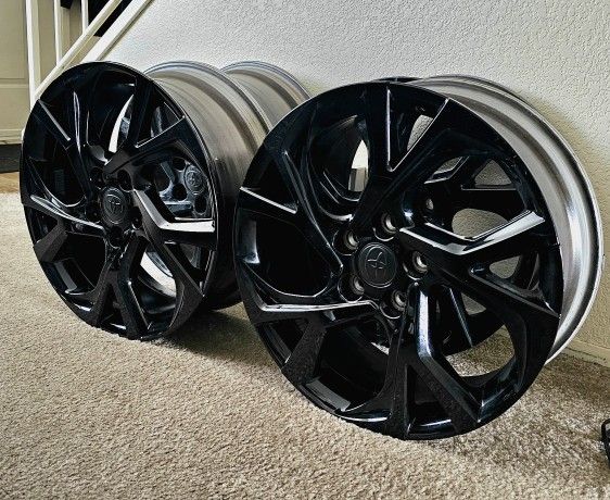 OEM 2022 Toyota C-HR (Nightshade) 18" Wheels. (42611-F4040)
