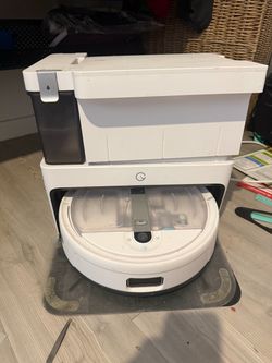 Yeedi cube robot