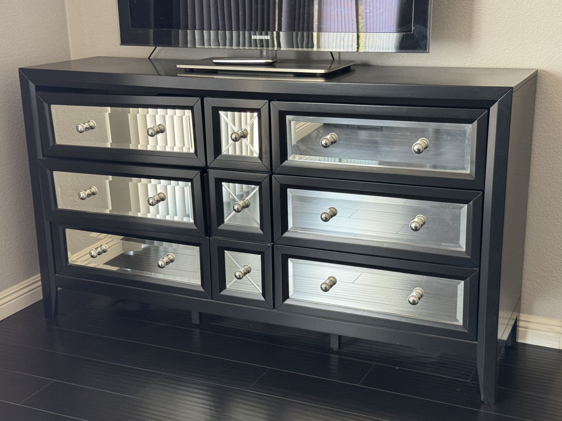 Mirrored 9-Drawer Dresser