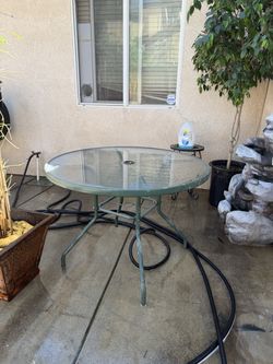 FREE outdoor table perfect for outdoor patio just add an umbrella