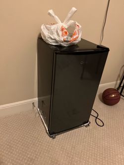 Mini fridge