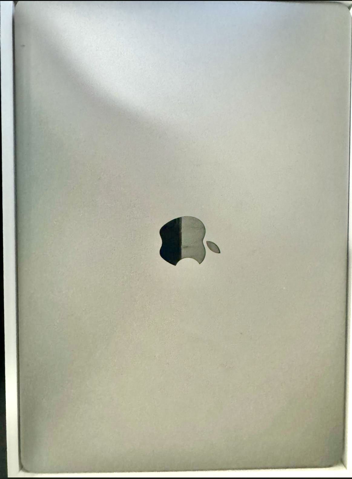 MAC Air - Buy Like New For $300