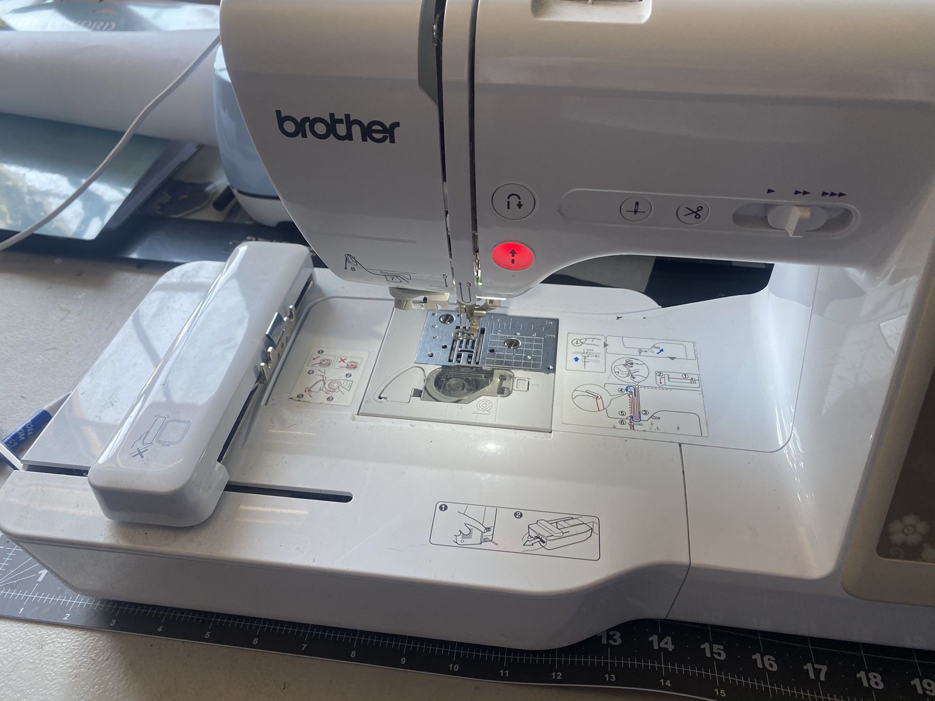 Brother SE625 Sewing & Embroidery Machine for Sale in Lakeland, FL - OfferUp