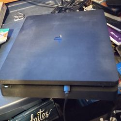 PS4 PS4 with one controller 
& 7 games 