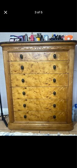 Wooden drawer with 6 drawers