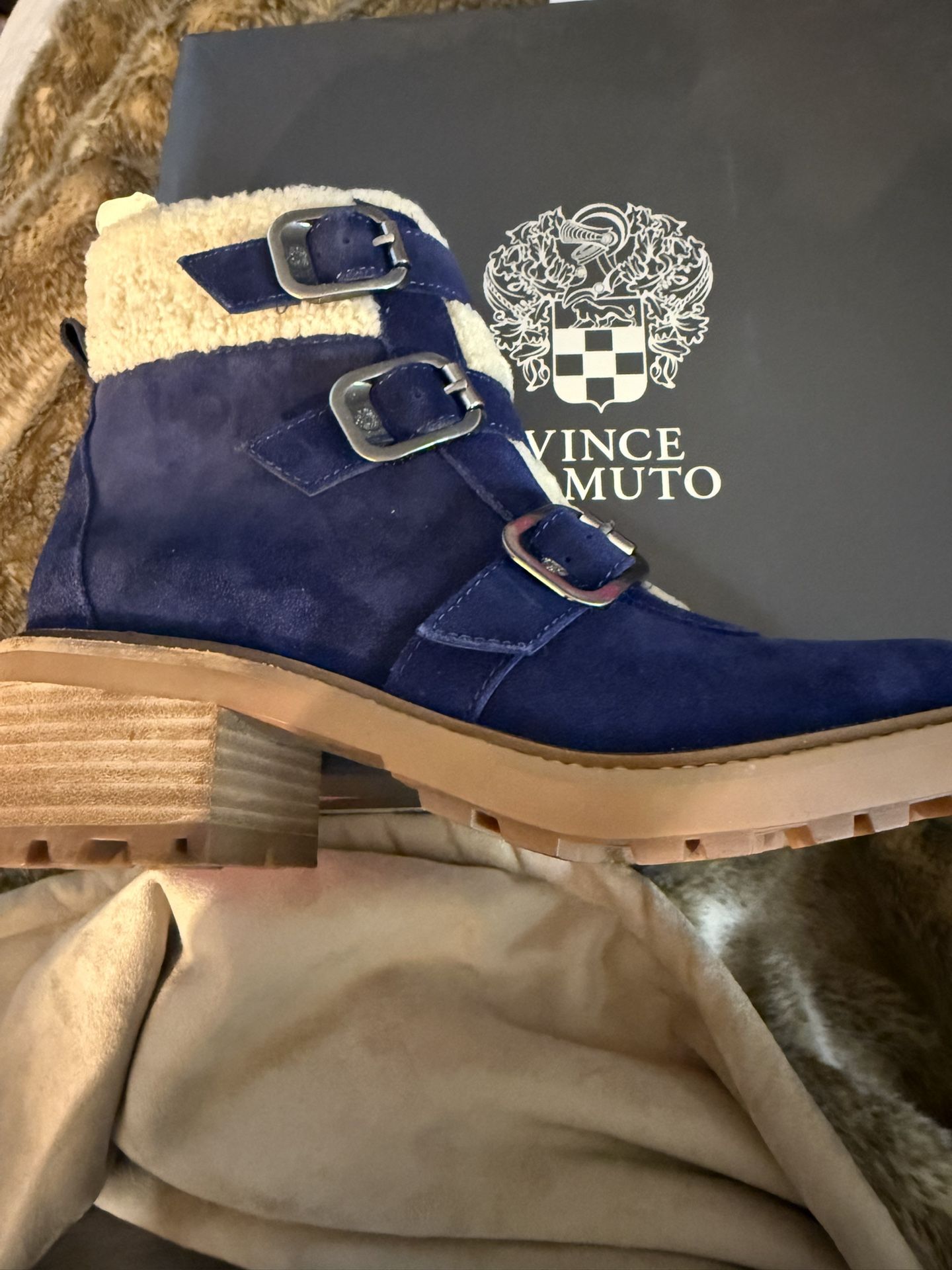 New In Box Vince Camuto Klerica Womens Ankle Boots Size 8 Retail $200!
