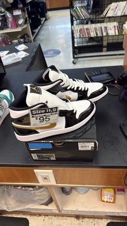 Jordan mid black white silver metallic