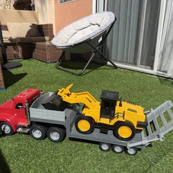 I'm selling a car for children, a toy.