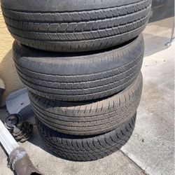 4 P255/70/R18 Truck/Van Tires (18 in) Good shape.  No Plugs.  $100