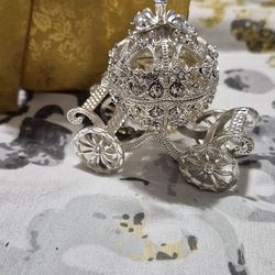 Wedding ring holder