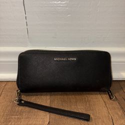 Michael Kors Leather Continental Wristlet