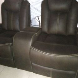 Couch (Recliner) 