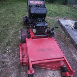 Commercial Gravely Zero Turn Stand Behind  Run&Cut 