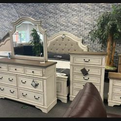 👑Queen Size White 6 Piece(panel Bed, dresser, mirror, chest) Wood Realyn Bedroom Set👑 Comedor ~ Bedroom💥 New Brand 🆕