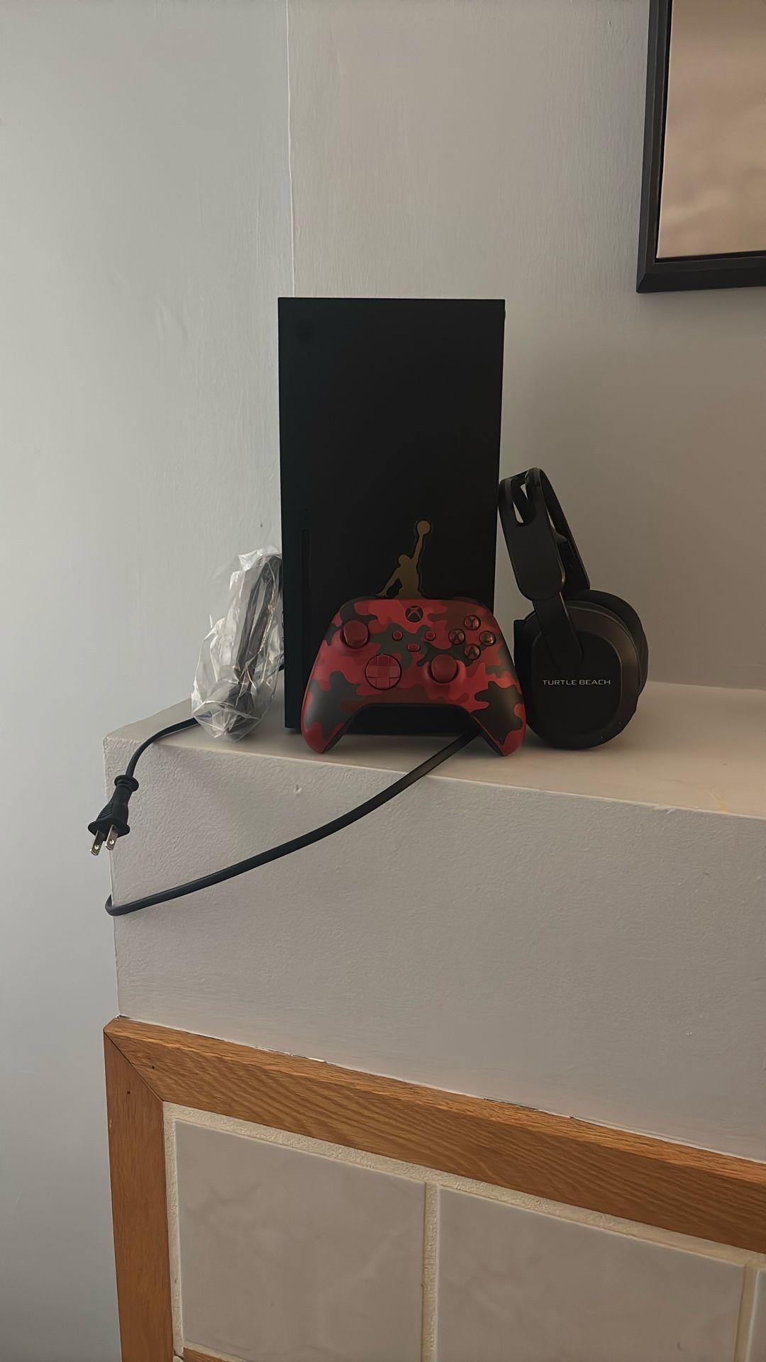 Xbox Series X Console - Turtle Beach Wireless Headset