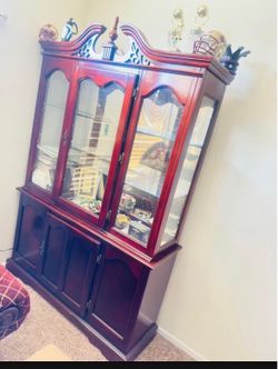 FREE DELIVERY ON China cabinet