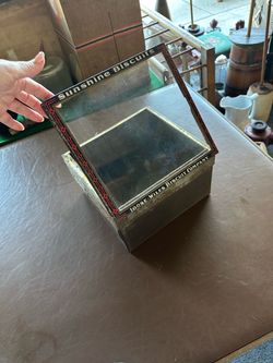 Antique Loose-Wiles / Sunshine Biscuits country store display box with its original glass lid
