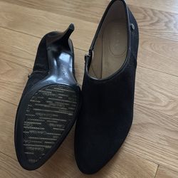 New black, size 8, Calvin Klein high healed shoes