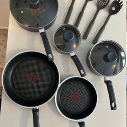 T-fal Cook & Strain Non-Stick 12-Piece Cookware Set, Recycled Aluminum Body, Blue