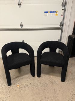 SET OF 2 BLACK BOUCLÉ BARREL ACCENT CHAIRS