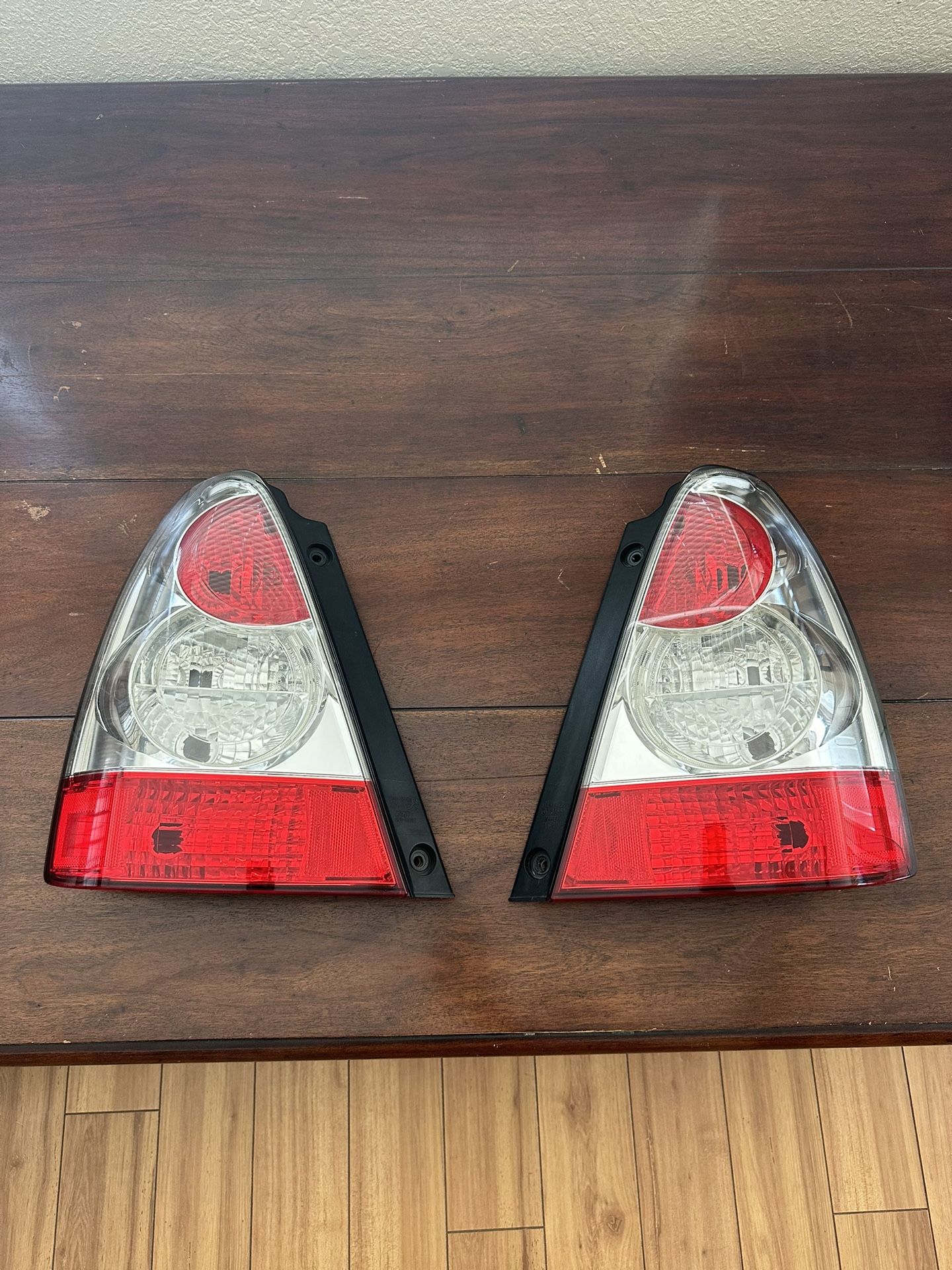 Subaru Forester 2006-2008 OEM Taillights