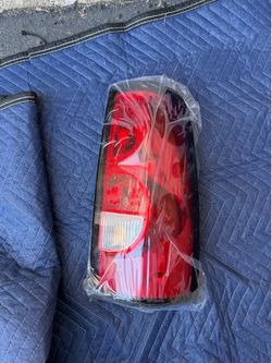 2005 Chevy Silverado right side tail light