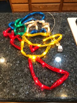 Rare Vintage Disney Donald Duck Electric Art Light Up Head Figure. Size 24 inches long and 15 inches wide.  Preowned Works Good.