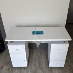Nail Desk