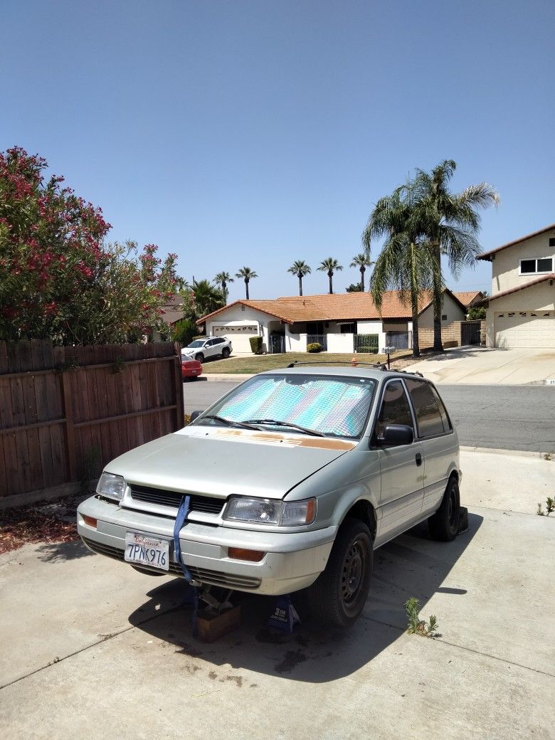 94 Plymouth Cult Vista 