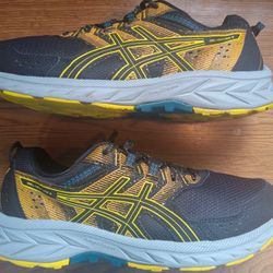 Acics Men's Running Shoes Sz 9 Good Condition  Nice And Clean 