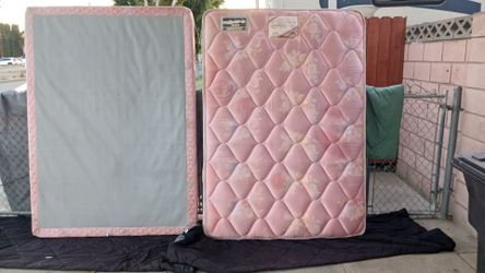 Full size new condition box spring and Mattress $100 for set
