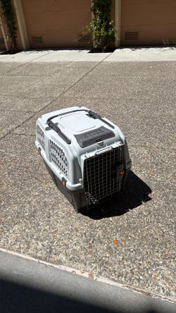 Dog Crate (Skudo 32” Airline Ready Crate)