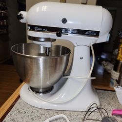 Kitchenaid Classic Plus Mixer