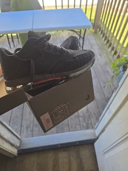 Black Shoes