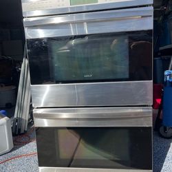 Wolf Double Wall Oven Self-Clean Immaculate 30"

 