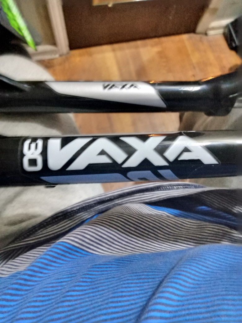 Hello I Have Vaxa 30 29"Aluminum Forks New