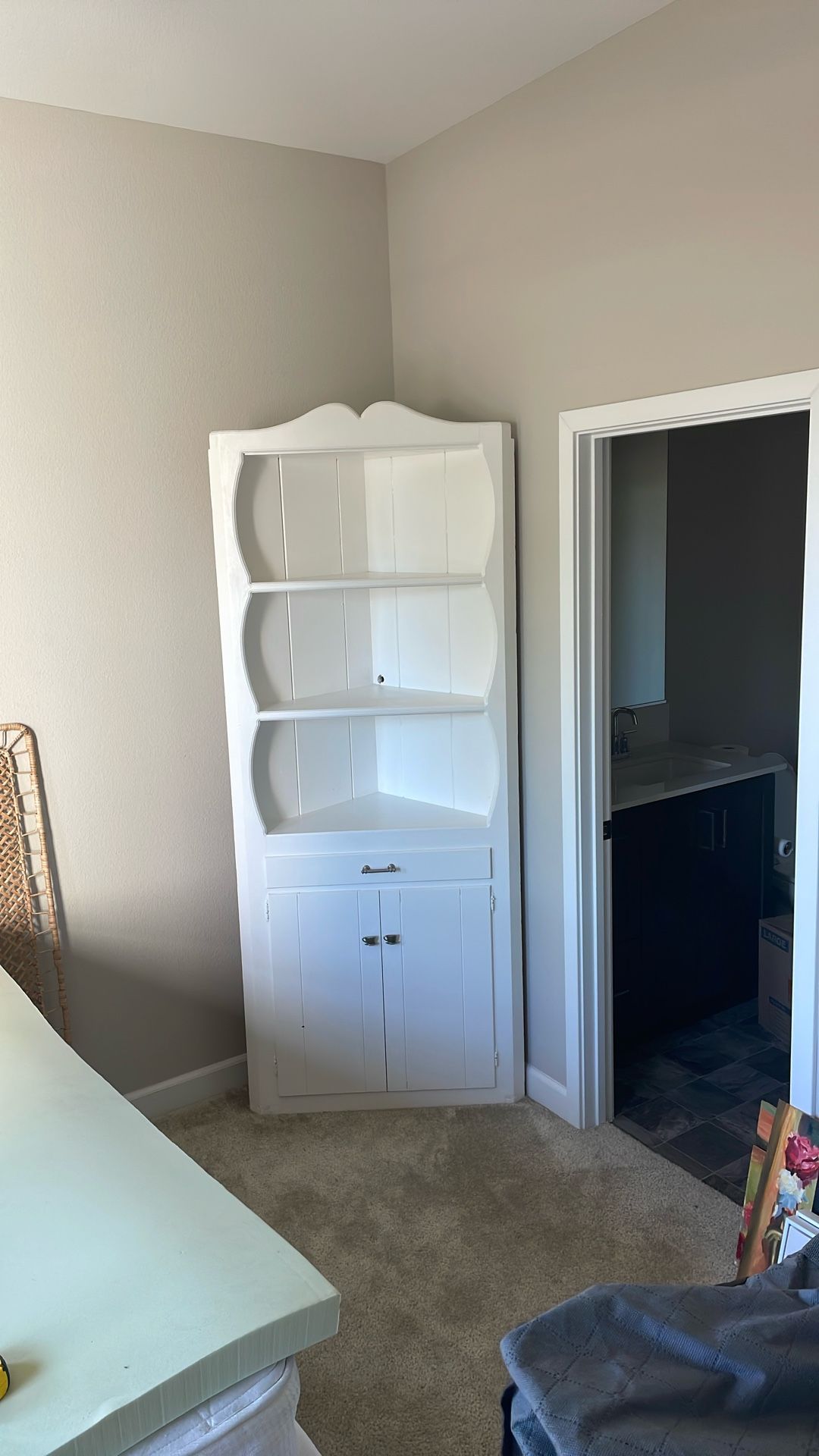 Corner Bookshelf - White