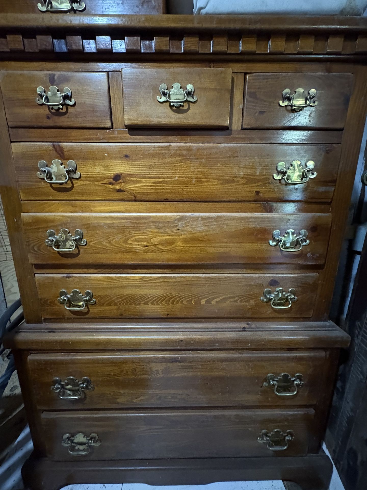 Link-Taylor Colonial Pine Dresser