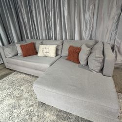 Gray sectional couch wide chaise 🛻Delivery Available🛻