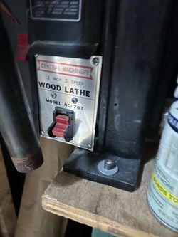 Wood lathe with 3/4 chuck
