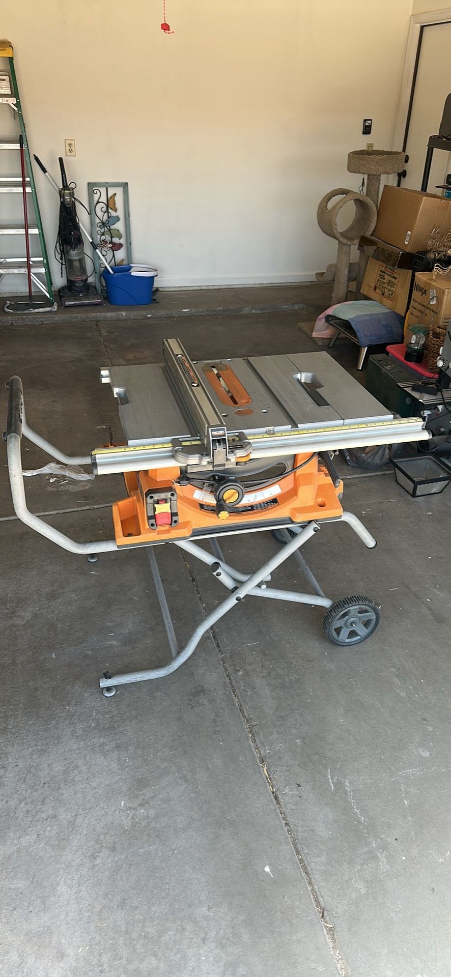 Ridgid Table Saw With Built-in Stand