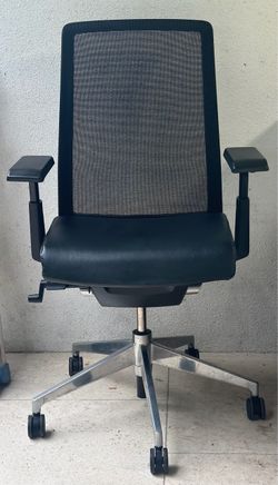 Black Mesh Back Ergonomic Office Chair