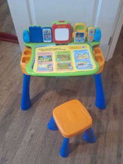 VTECH LEARNING ACTIVITY DESK