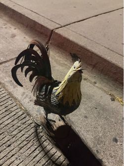Metal Rooster Garden Statue / Yard Art Decor 🐓