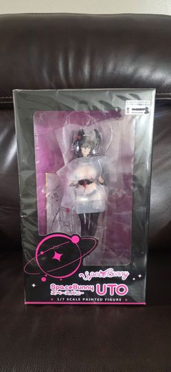 Zero Creative XL Love Series Space Bunny Uto 1/7 Scale Figure