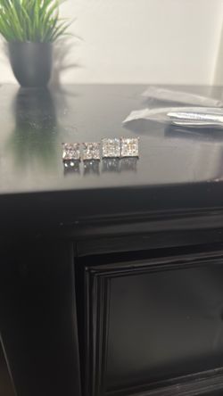 Earrings Square stud good condition