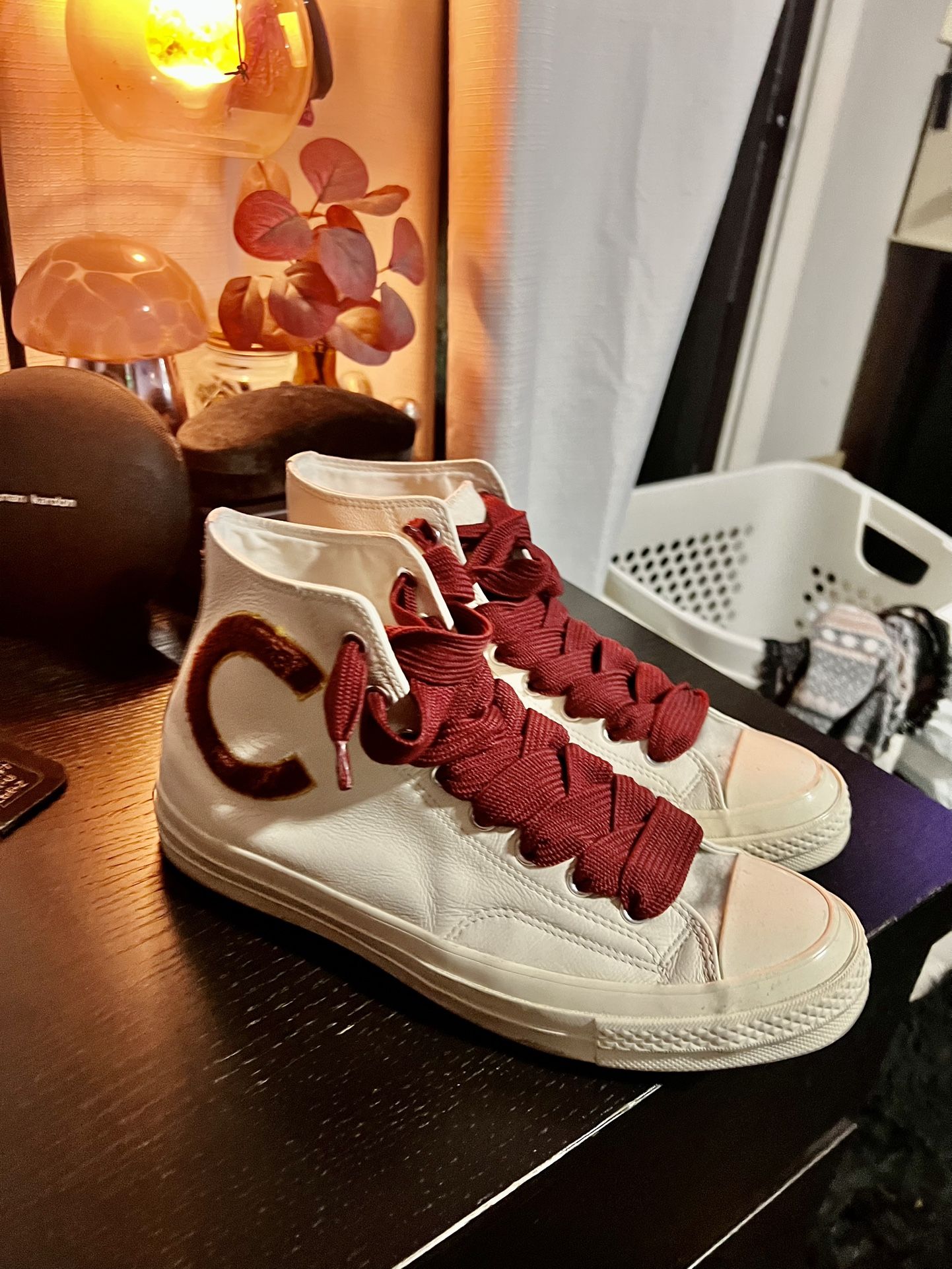 Chuck Taylor Sz 10 - Wht/ Leather w/ Maroon Strings